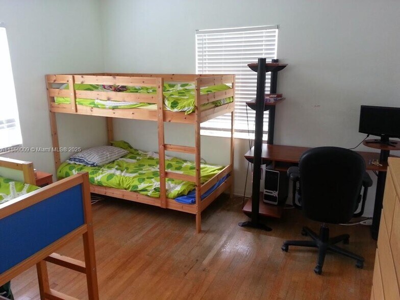 Building Photo - 758 NE 95th St