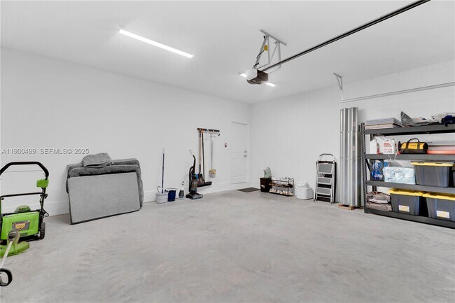 Building Photo - 2444 SE 24th Ave