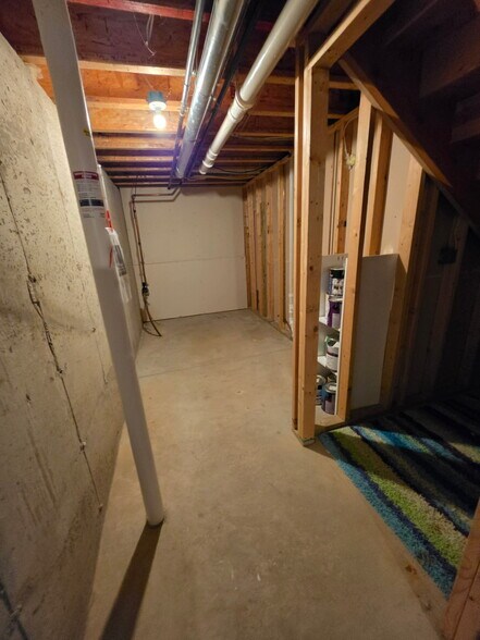 Building Photo - 1008 Georgene St