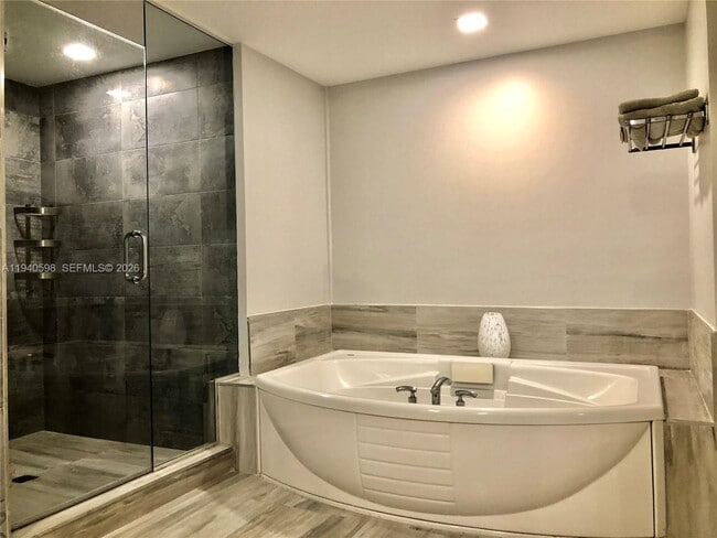 Building Photo - 3101 S Ocean Dr