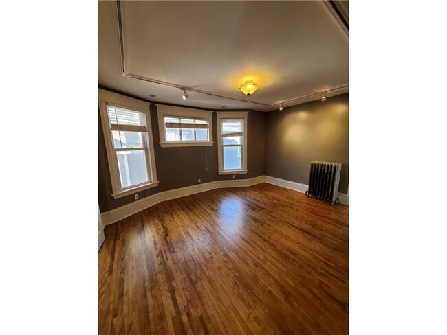 Building Photo - 1712 W 31st St