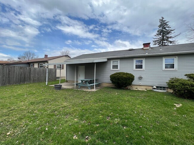 Building Photo - 1046 Leslie Ln