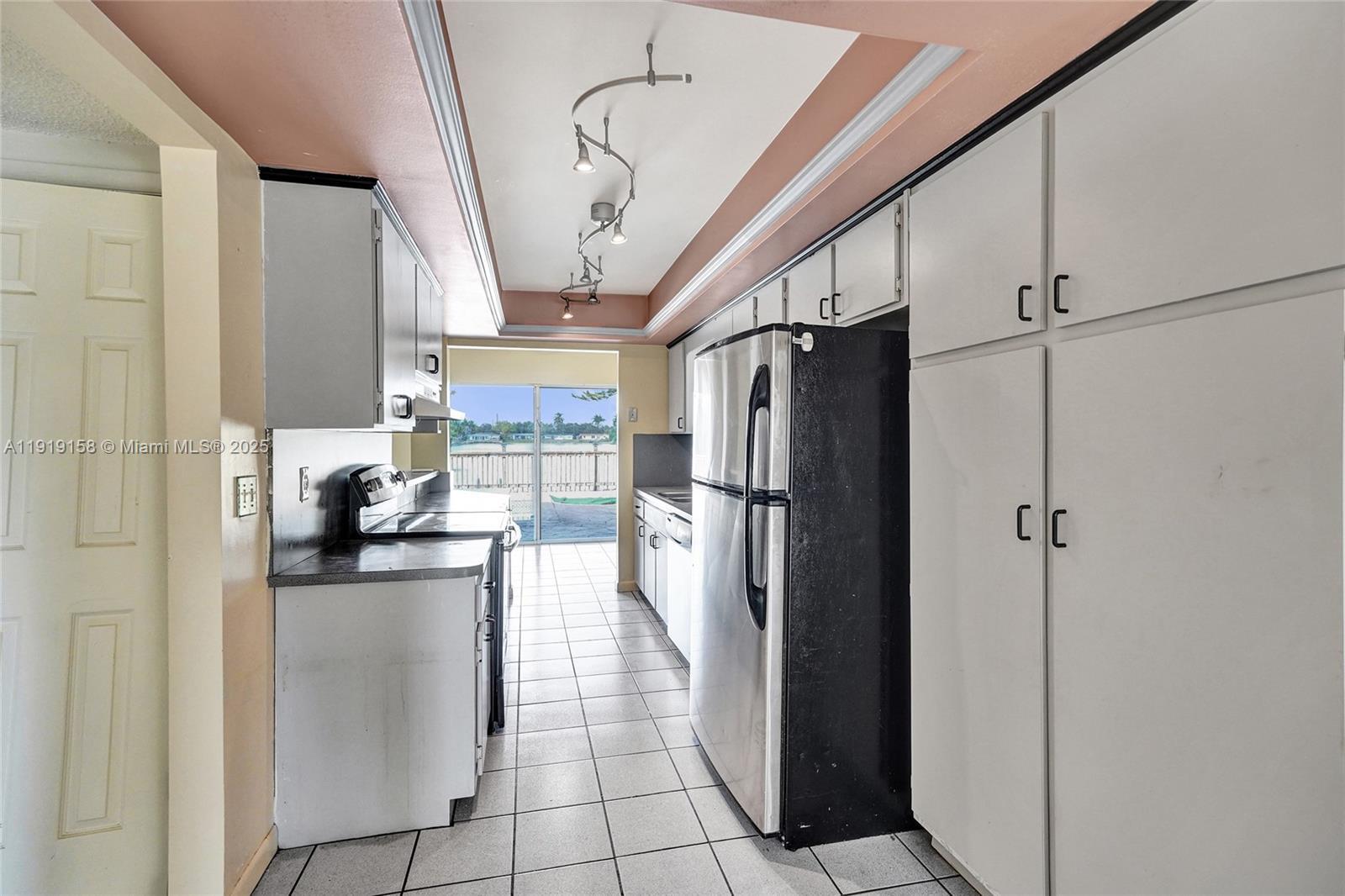 Building Photo - 5551 SW 57th St