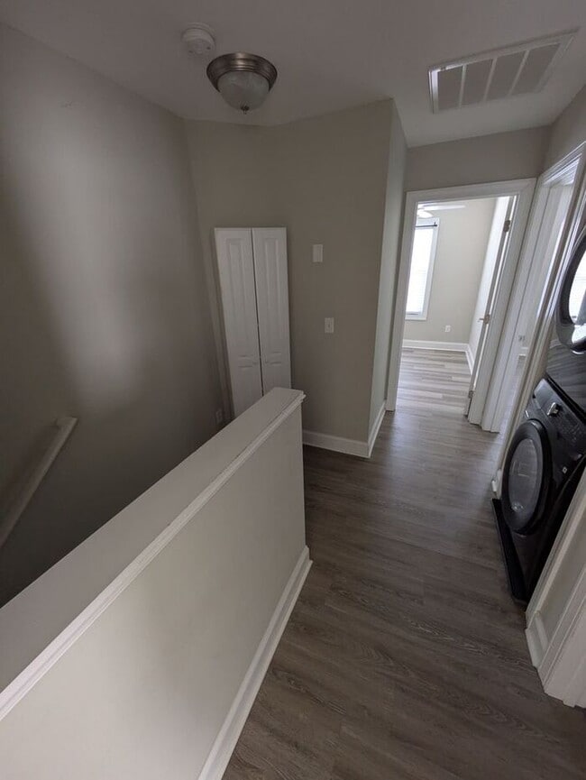 Building Photo - Charming Single Family 3BD/1.5BA Home in Hickory!