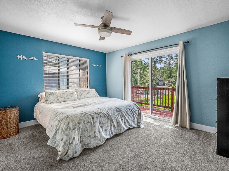 Building Photo - 23889 Oakmont Way