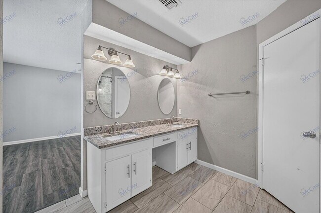 Building Photo - 5708 Stone Dr