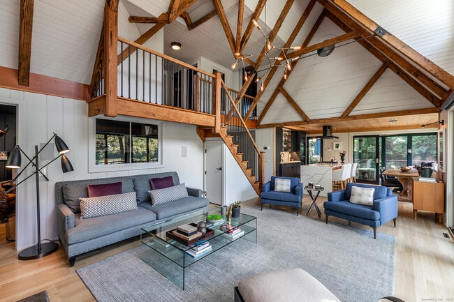 Building Photo - 21 Echo Dr