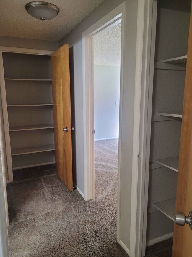 Building Photo - Countryside Apartments