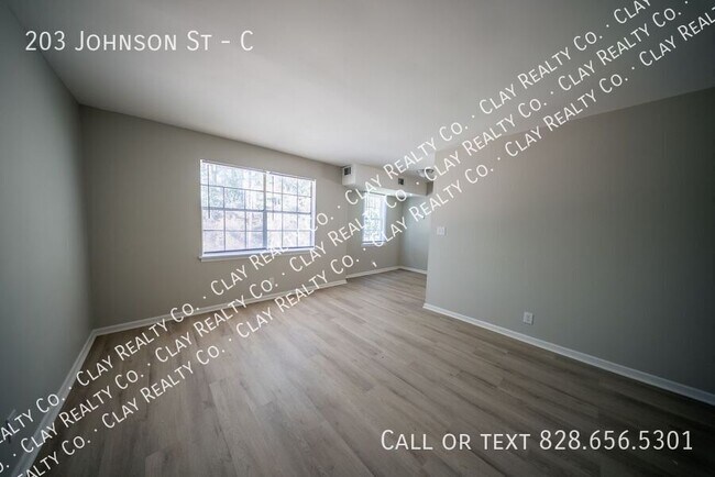 Building Photo - 203 Johnson St