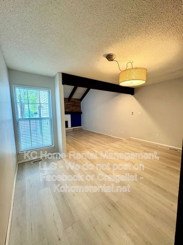 Building Photo - 8027 N Stoddard Ave