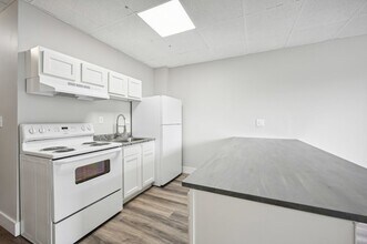 Building Photo - Franklin Park Apartments