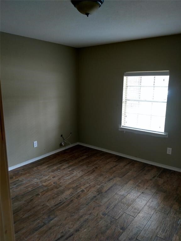 Building Photo - 25730 Glen Loch Dr
