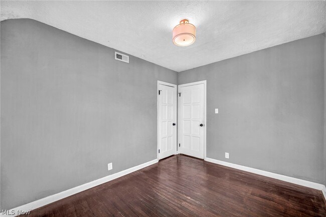 Building Photo - 16809 Scottsdale Blvd