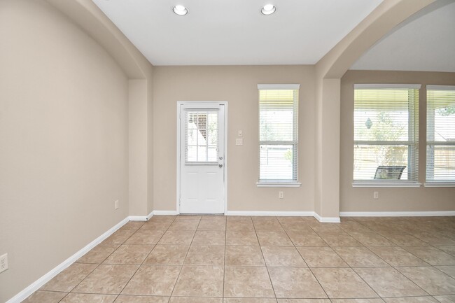 Building Photo - 6843 Bears Path Ln