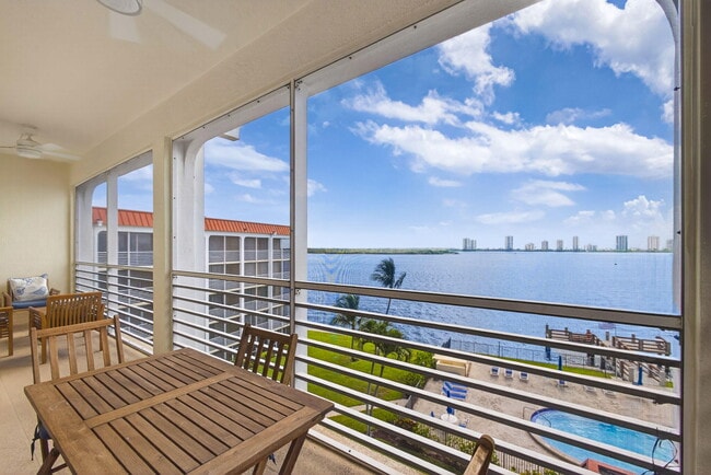 Building Photo - 105 Paradise Harbour Blvd
