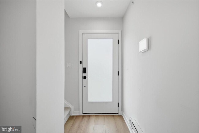 Building Photo - 14435 Gln Mnr Dr