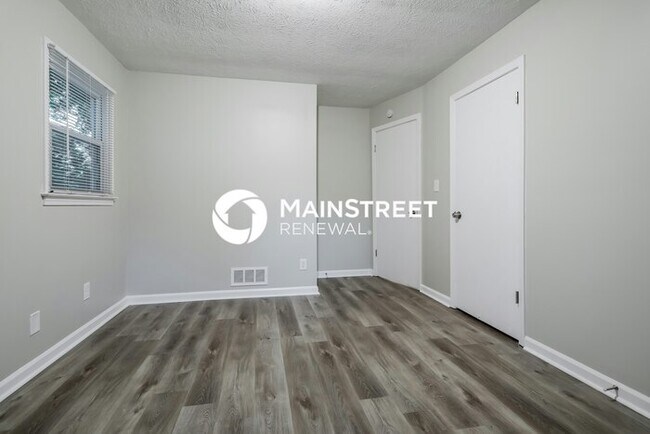 Building Photo - 4 Bedroom Pet-Friendly Home in LITHONIA, GA with Main Street Renewal