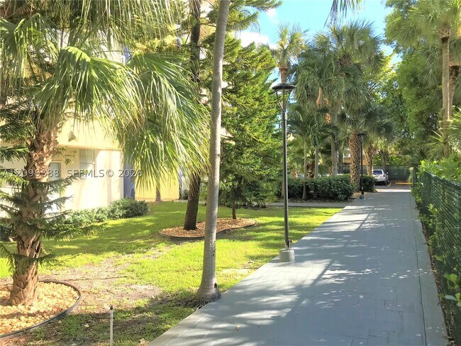 Building Photo - 4550 NW 9th St