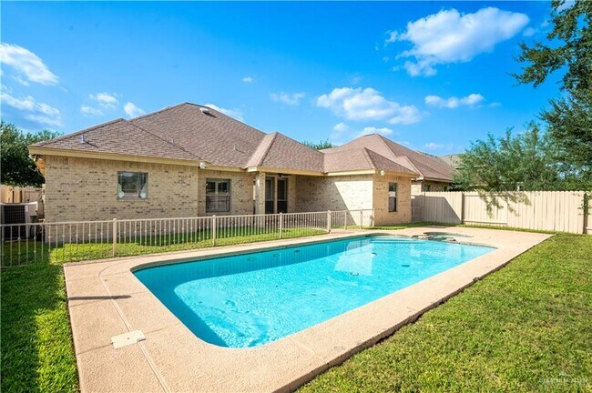 Building Photo - 28 Santa Monica St