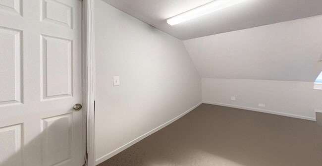 Building Photo - 34 Saranac St