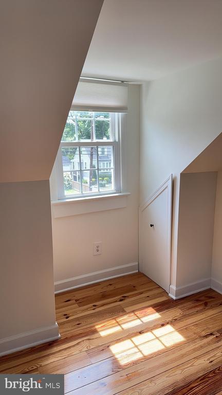Building Photo - 4012 Woodland Dr