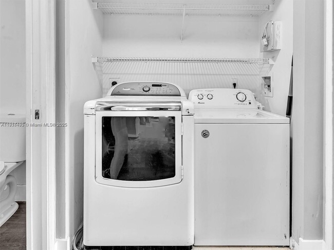 Building Photo - 2071 Renaissance Blvd