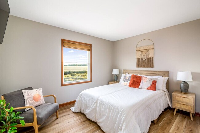 Building Photo - 10268 Cleveland Rd