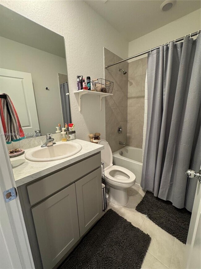 Building Photo - 466 NE 12th St