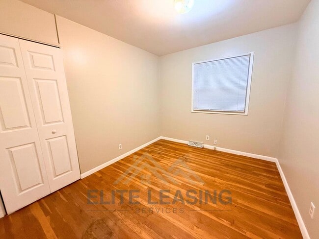 Building Photo - 5706 SW 15th St