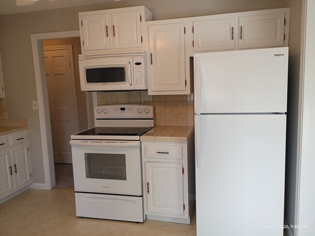 Building Photo - 14 Coltin Dr