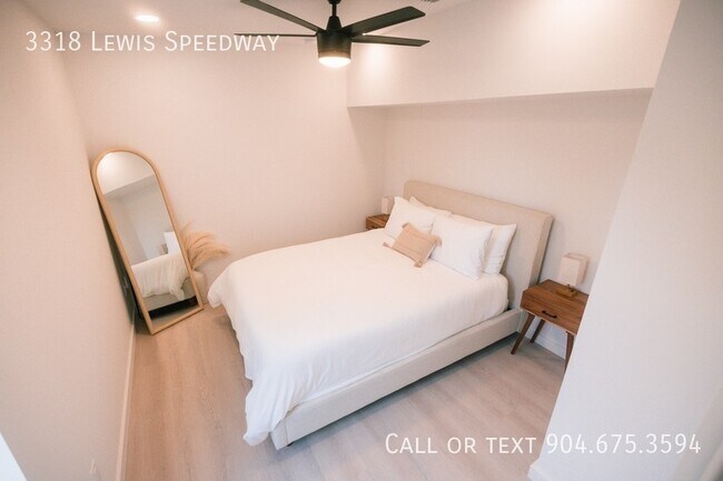 Building Photo - 3318 Lewis Speedway