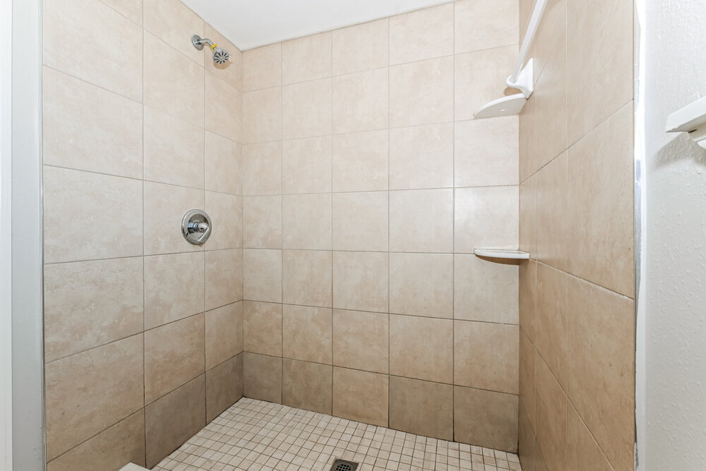 Building Photo - 7974 Amandas Crossing Dr E