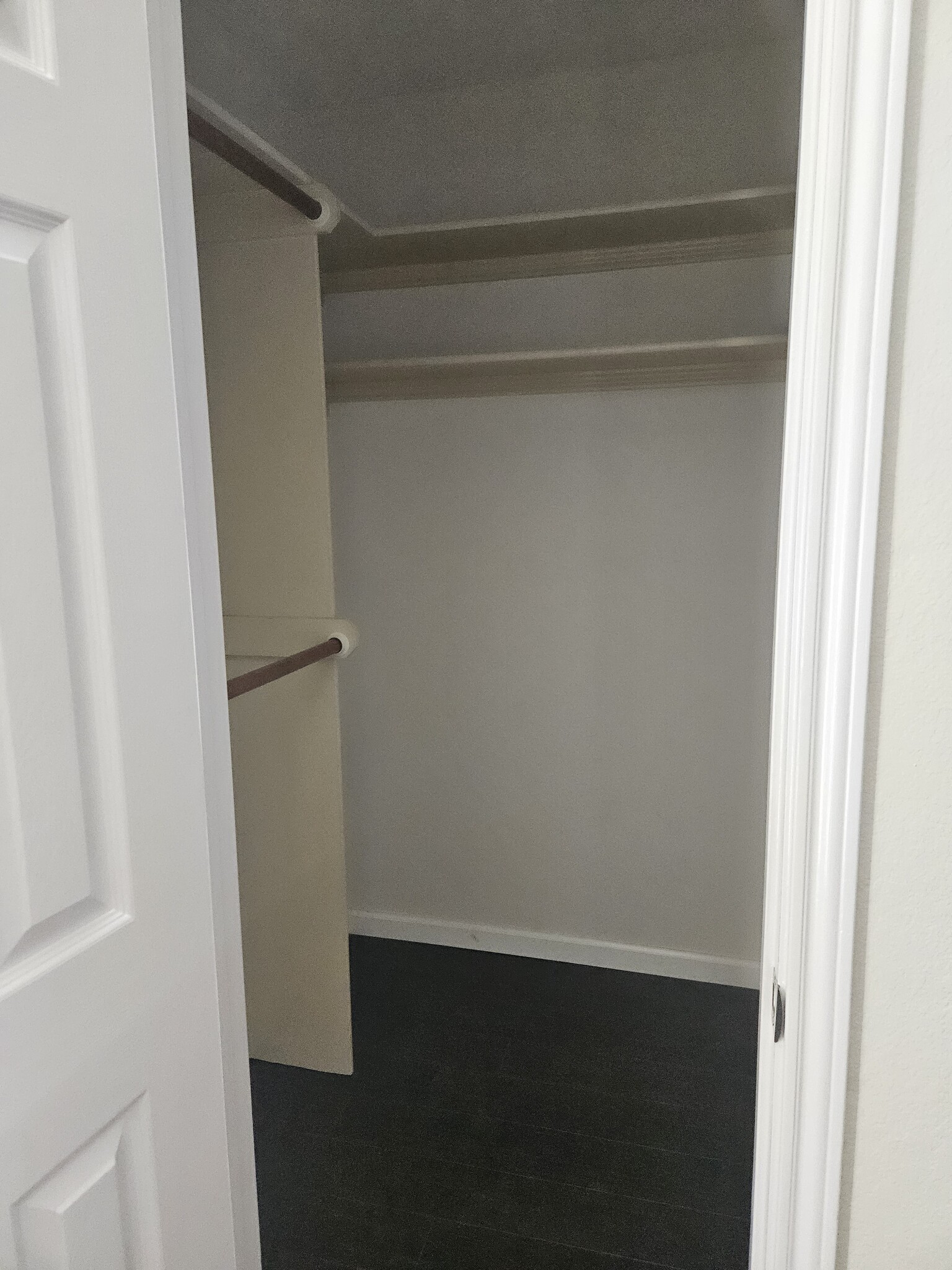 Bedroom 2 walking closet - 580 Parkway Blvd