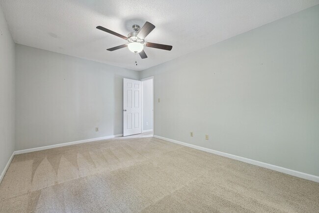 Building Photo - 107 Towne View Trail
