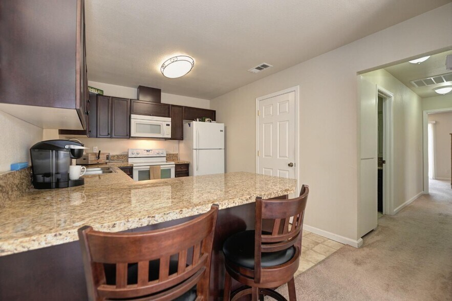 Building Photo - 4803 Lewis Carroll Way