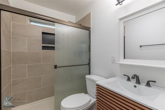Building Photo - 926 Sunset Dr