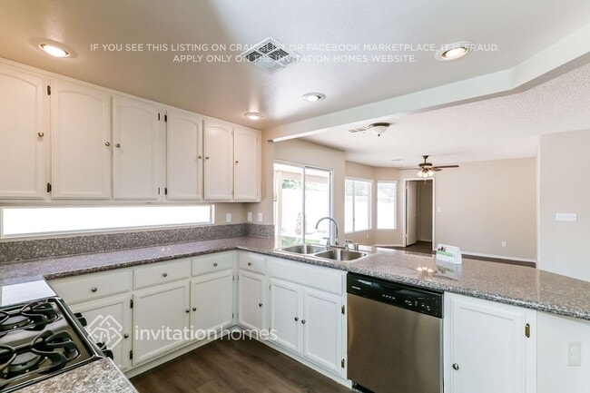 Building Photo - 2872 Palleta Dr