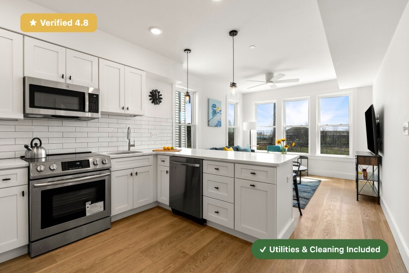 Building Photo - Furnished Private Bedroom with Private Bath in East Boston!