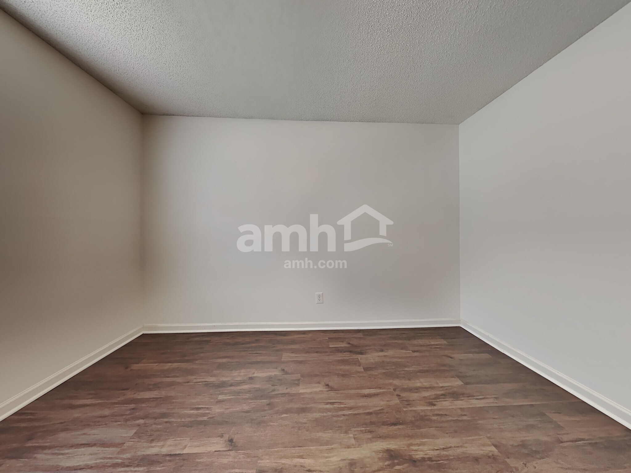 Building Photo - 325 Sunburst Way