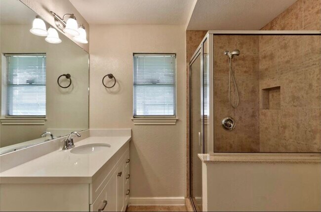 Building Photo - 2011 Stebbins Dr