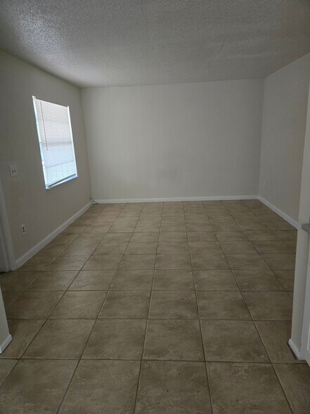 Building Photo - 705 Michigan Ct