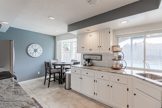 Building Photo - 12123 Monticeto Ln