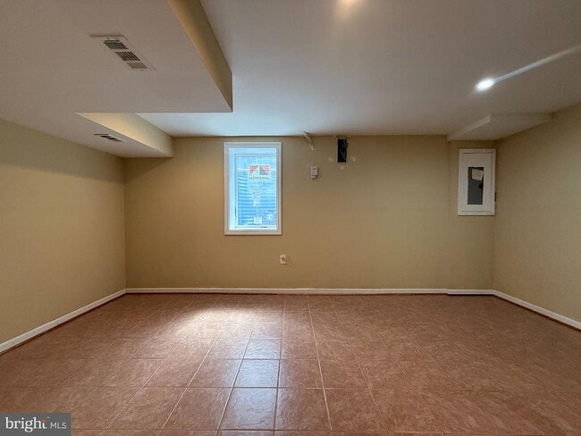 Building Photo - 9709 Saxony Rd