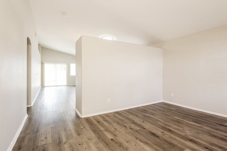 Building Photo - 8113 W Pima St