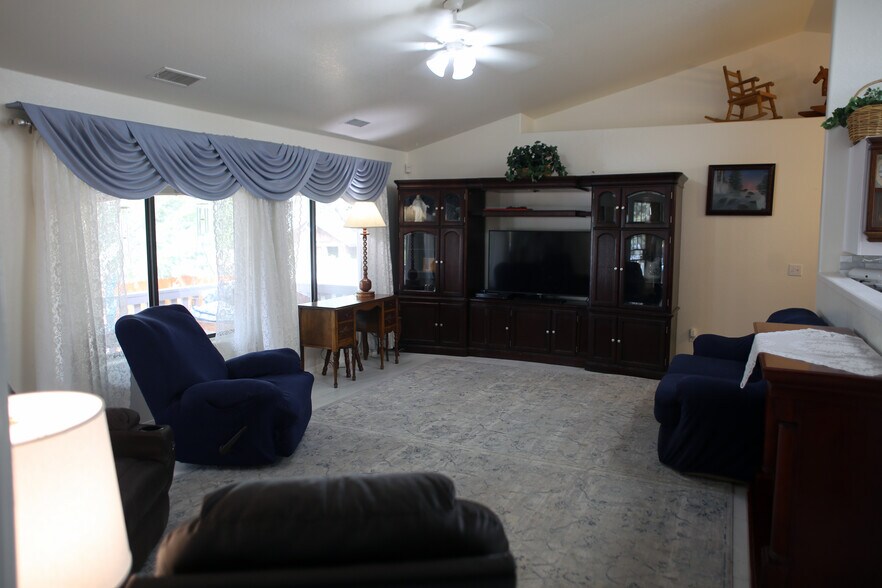 Living Room - 502 E Saguaro Cir