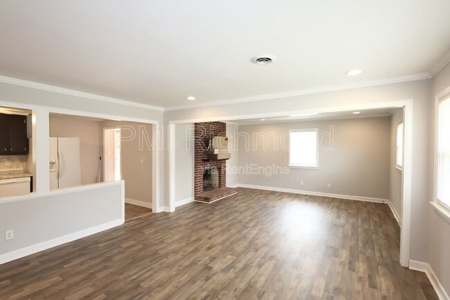 Building Photo - 5601 Eunice Dr