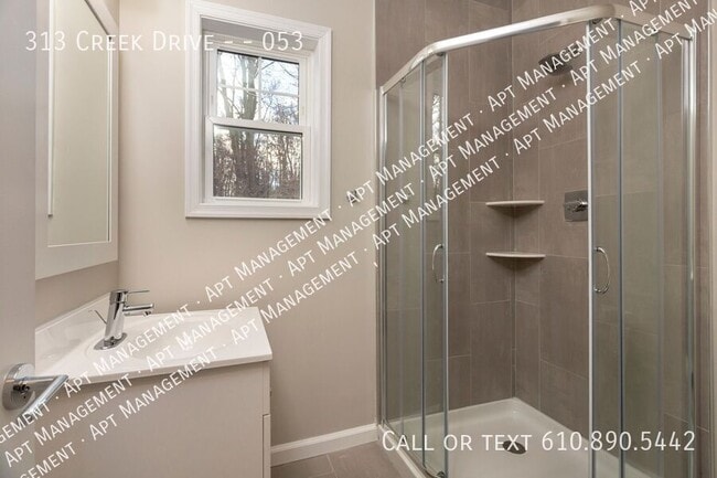 Building Photo - 313 Creek Dr