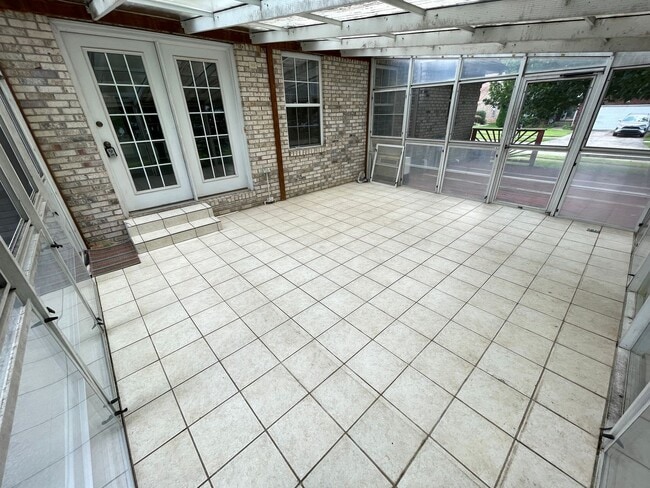 Building Photo - 3914 Stone Hollow Dr