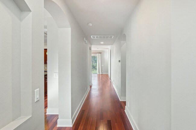 Building Photo - Gorgeous Regatta Bay 3 Bedroom Townhouse!