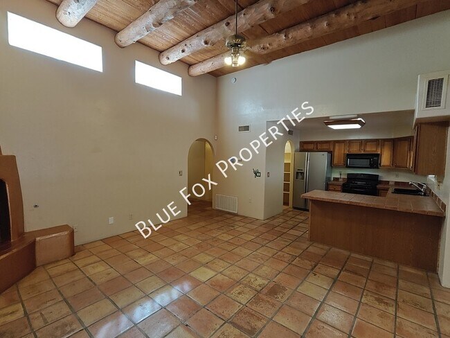 Building Photo - 9097 N Jessy Ln